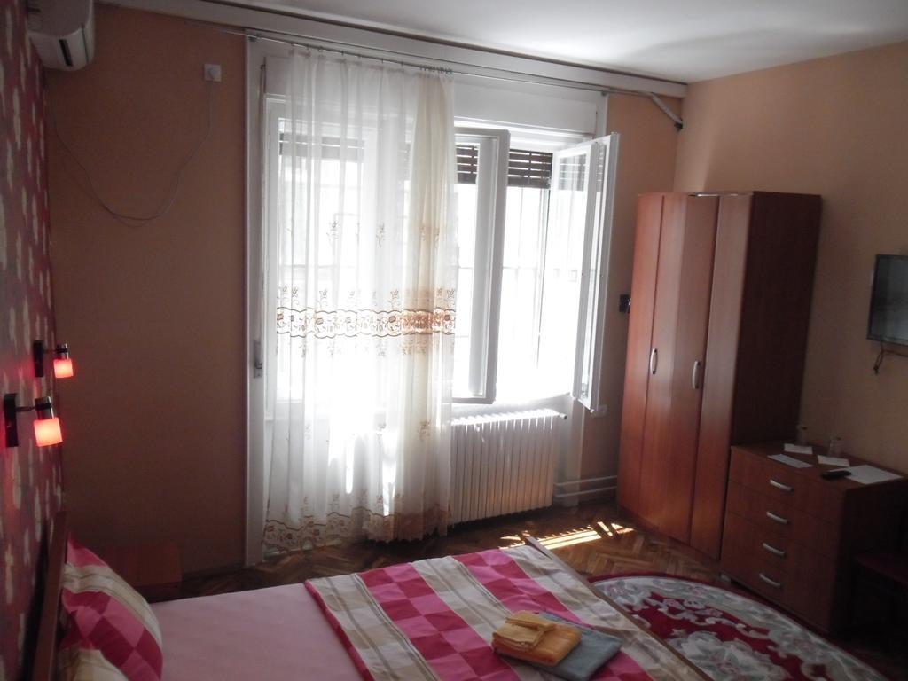 Family Top Rooms Bela Lada Sobe Novi Sad Phòng bức ảnh