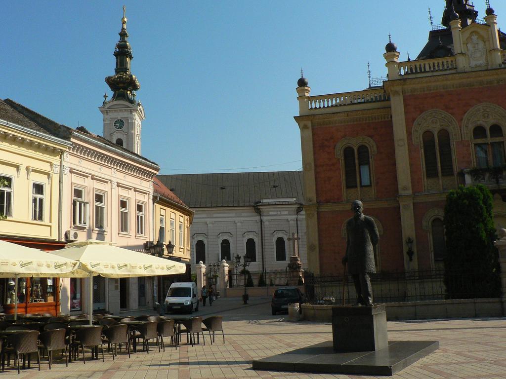 Family Top Rooms Bela Lada Sobe Novi Sad Ngoại thất bức ảnh