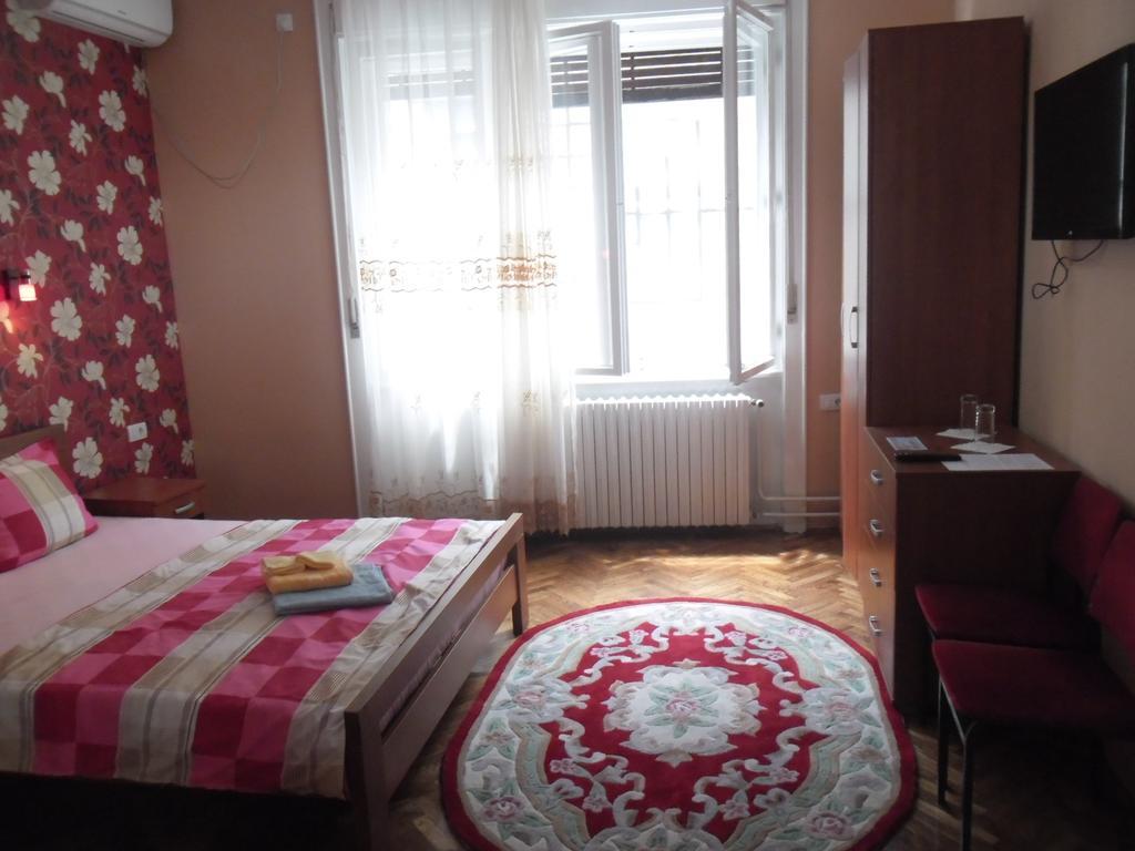 Family Top Rooms Bela Lada Sobe Novi Sad Phòng bức ảnh